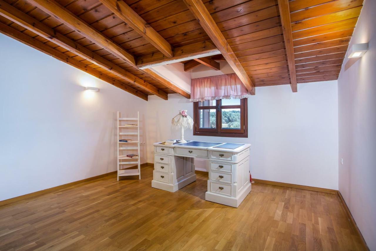 Sunny Countryside Villa - With Private Pool ファリラキ エクステリア 写真