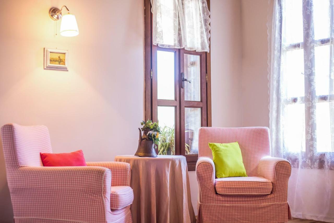 Sunny Countryside Villa - With Private Pool ファリラキ エクステリア 写真