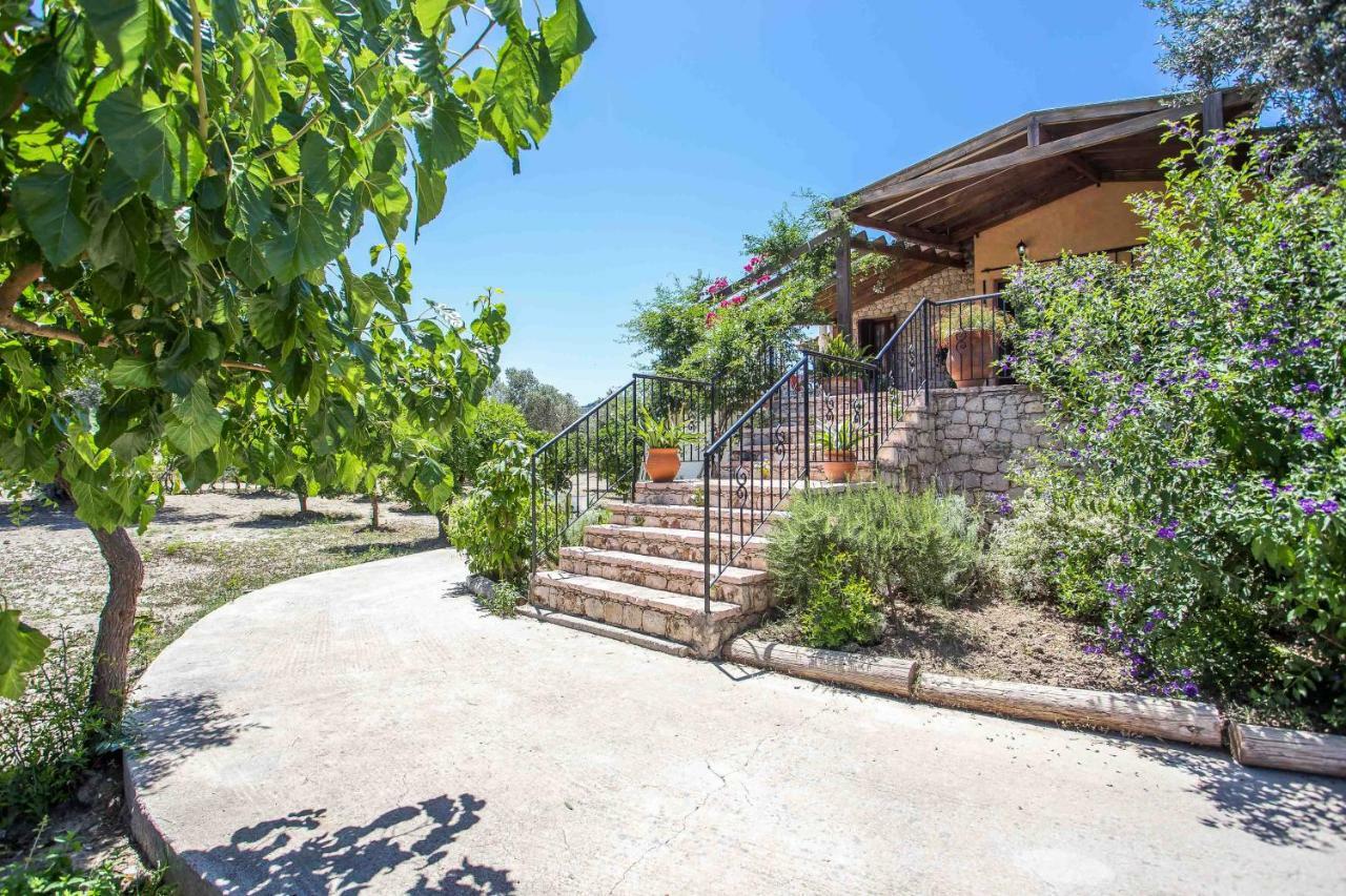 Sunny Countryside Villa - With Private Pool ファリラキ エクステリア 写真